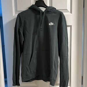 Nike Women’s Club Fleece Pullover Hoodie